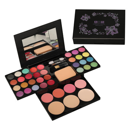 High-quality eye shadow palette with matte and shimmer shades